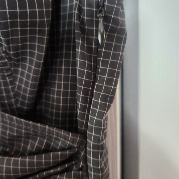 EXPRESS Square print wrap top - Picture 4 of 8